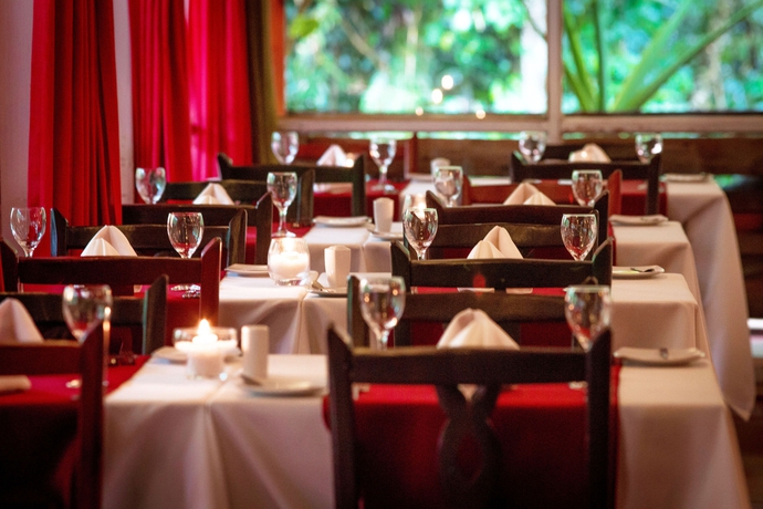 Imagen del bar/restaurante del Hotel La Reserva Virgin Lodge. Foto 4