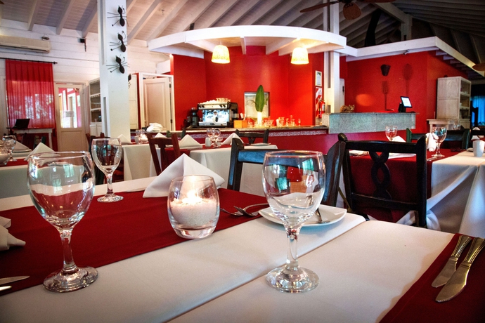 Imagen del bar/restaurante del Hotel La Reserva Virgin Lodge. Foto 5