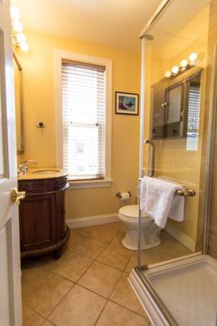 Imagen de la habitación del Hotel La Reserve Bed And Breakfast. Foto 5