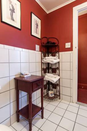 Imagen de la habitación del Hotel La Reserve Bed And Breakfast. Foto 16