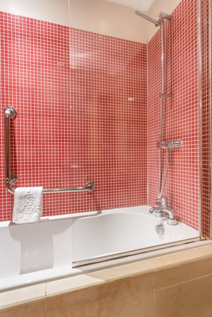 Imagen de la habitación del Hotel La Reserve, Londres. Foto 7