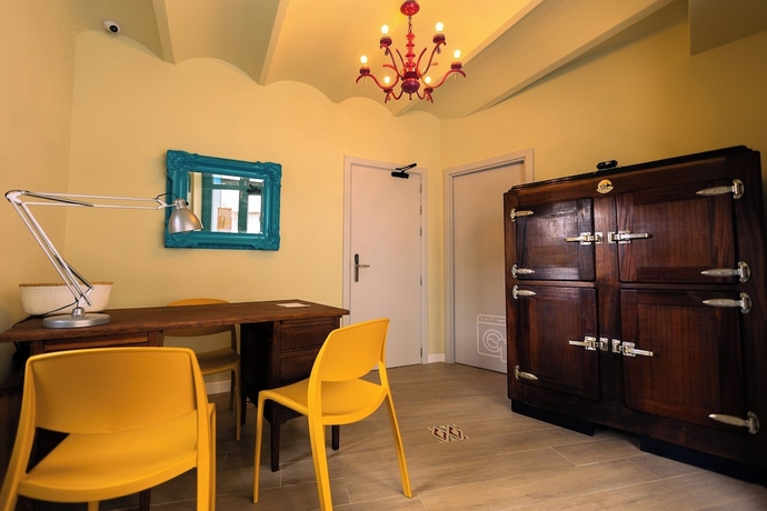 Imagen de los interiores del Hotel La Resi Casa Garcia. Foto 16