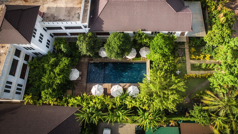 Imagen de la piscina del Hotel La Residence Blanc D' Angkor Siem Reap. Foto 7
