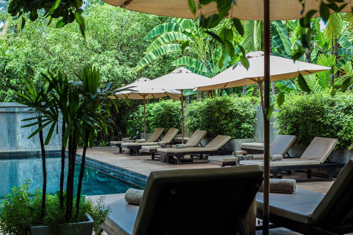 Imagen de la piscina del Hotel La Residence Blanc D' Angkor Siem Reap. Foto 10