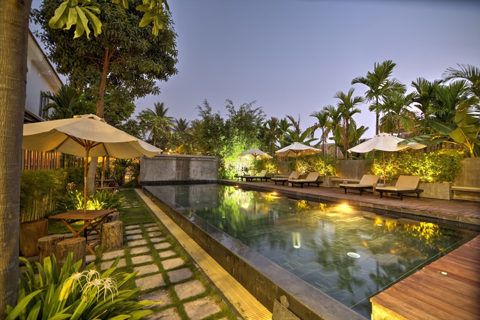 Imagen de la piscina del Hotel La Residence Blanc D' Angkor Siem Reap. Foto 12