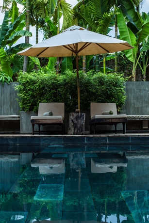 Imagen de la piscina del Hotel La Residence Blanc D' Angkor Siem Reap. Foto 15
