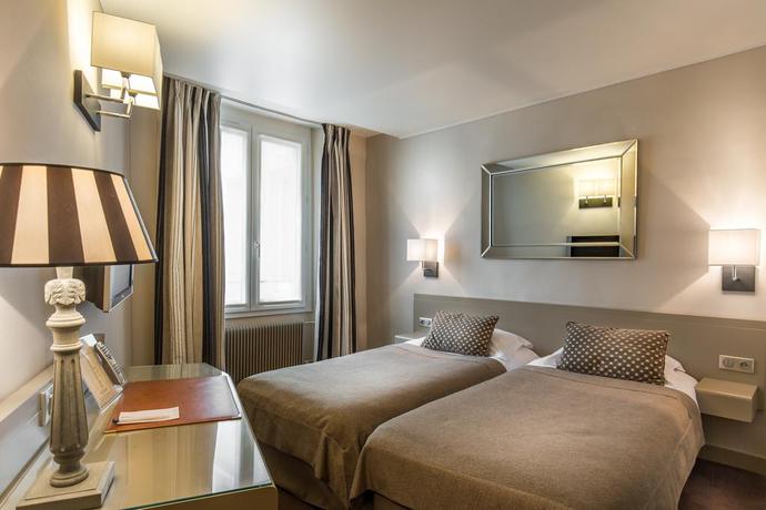 Imagen de la habitación del Hotel La Residence Du Berry. Foto 5