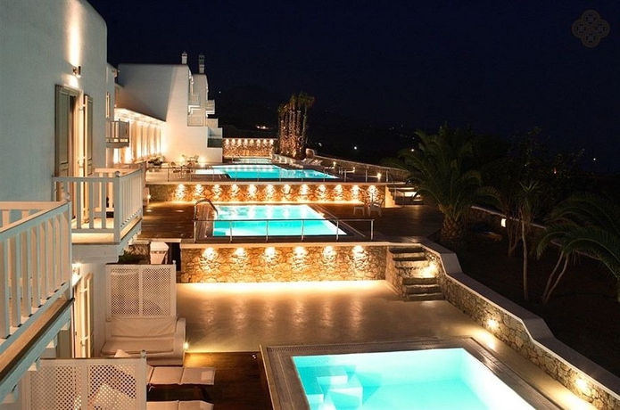 Imagen de la piscina del Hotel La Residence Mykonos Suites. Foto 10
