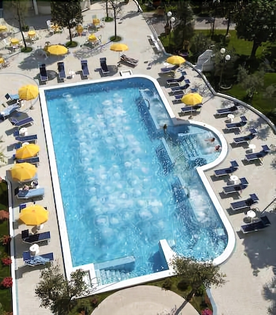 Imagen de la piscina del Hotel La Residence and Idrokinesis. Foto 15