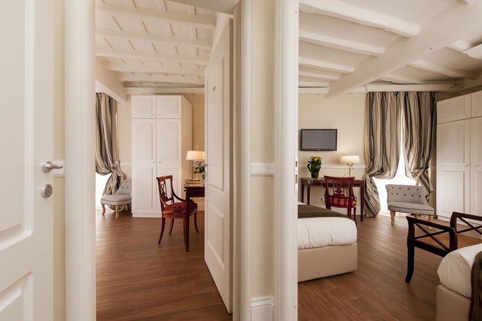 Imagen de la habitación del Hotel La Residenza Del Sole Al Pantheon. Foto 8