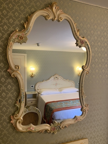 Imagen de la habitación del Hotel La Residenza, Lido di Venezia. Foto 9