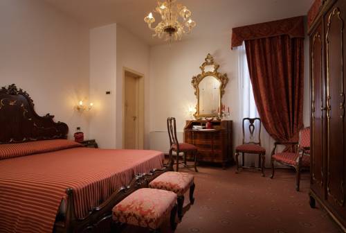 Imagen de la habitación del Hotel La Residenza, Venecia. Foto 5