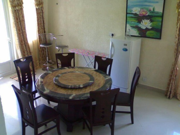 Imagen de la habitación del Hotel La Residnce les Badamiers. Foto 11