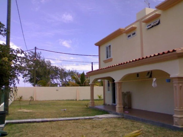 Imagen de los exteriores del Hotel La Residnce les Badamiers. Foto 14