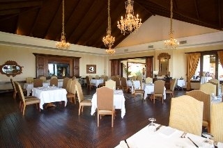 Imagen de los exteriores del Hotel La Reunion Golf Resort And Residences. Foto 7