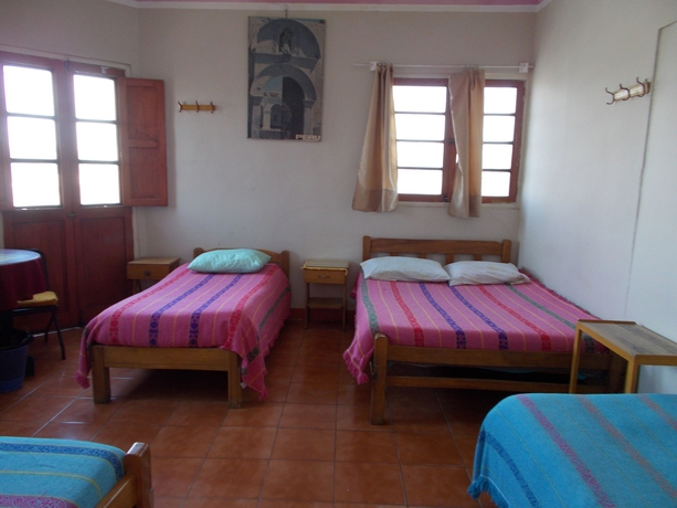 Imagen de la habitación del Hotel La Reyna. Foto 15