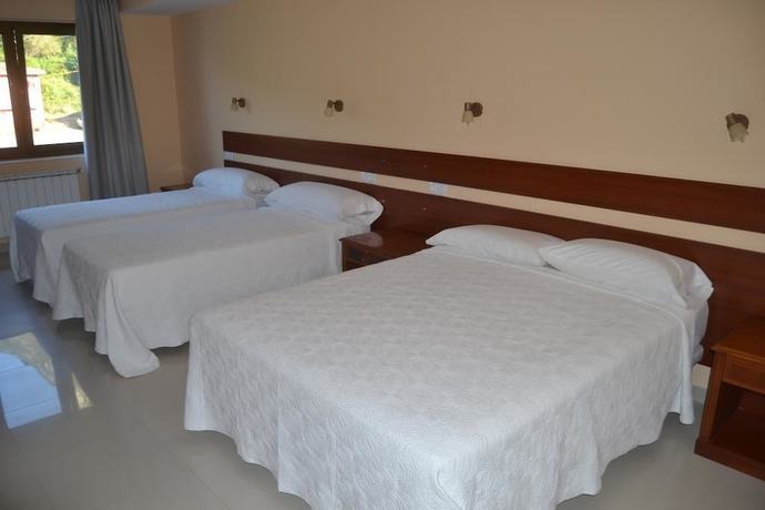 Imagen de la habitación del Hotel La Ribera. Foto 2