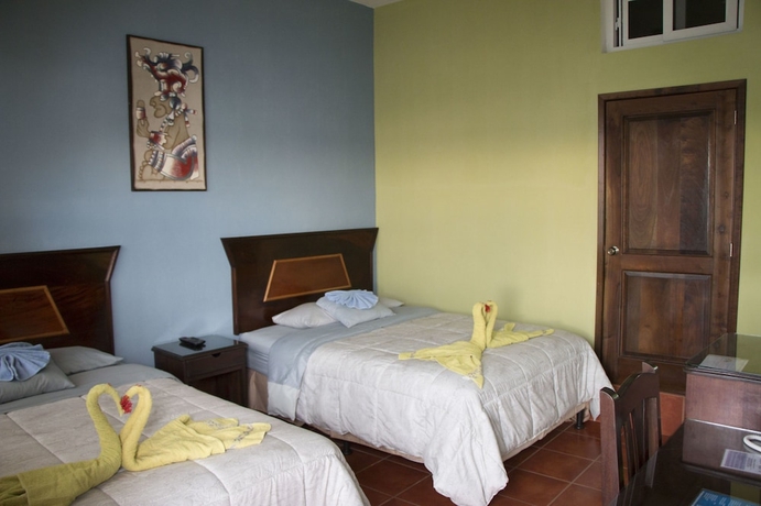 Imagen de la habitación del Hotel La Ribiera Del Lago Peten Itza. Foto 3