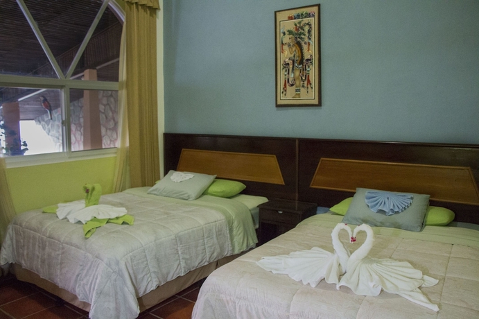 Imagen de la habitación del Hotel La Ribiera Del Lago Peten Itza. Foto 9