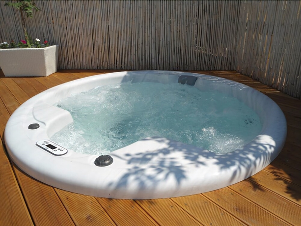 Imagen de la piscina del Hotel La Ripetta. Foto 17