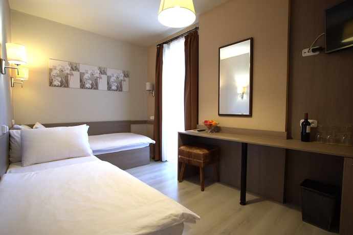 Imagen de la habitación del Hotel La Riva, Siofok. Foto 8