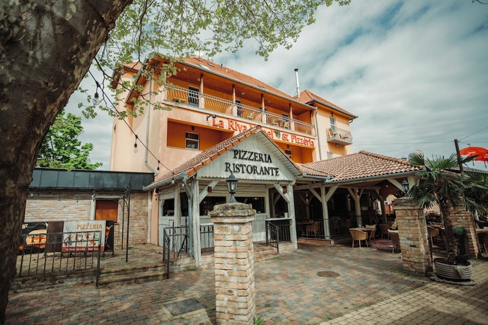 Imagen general del Hotel La Riva, Siofok. Foto 1