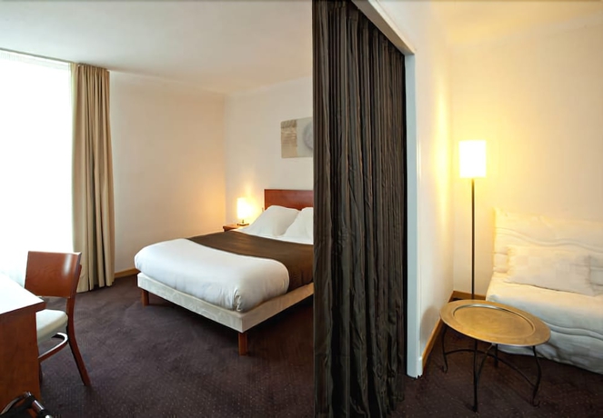 Imagen de la habitación del Hotel La Rivi&egrave;re. Foto 13