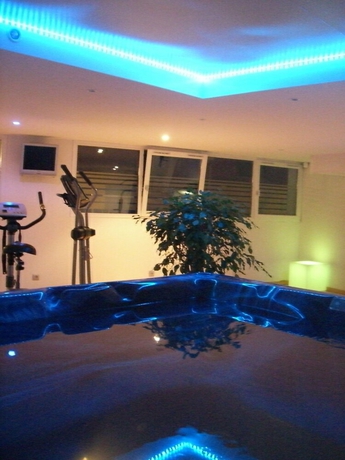 Imagen de la piscina del Hotel La Rivi&egrave;re. Foto 19