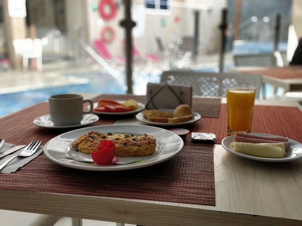 Imagen del bar/restaurante del Hotel La Riviera, Santa Marta. Foto 3