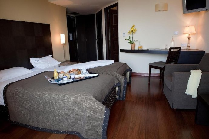 Imagen de la habitación del Hotel La Riviera Victoria. Foto 16