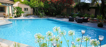 Imagen de la piscina del Hotel La Riviere. Foto 8