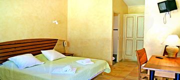 Imagen de la habitación del Hotel La Riviere. Foto 2