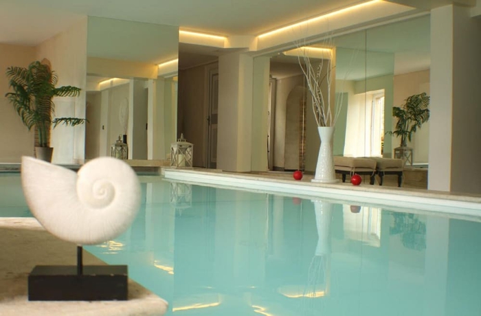 Imagen de la piscina del Hotel La Rob&eacute;y&egrave;re. Foto 19