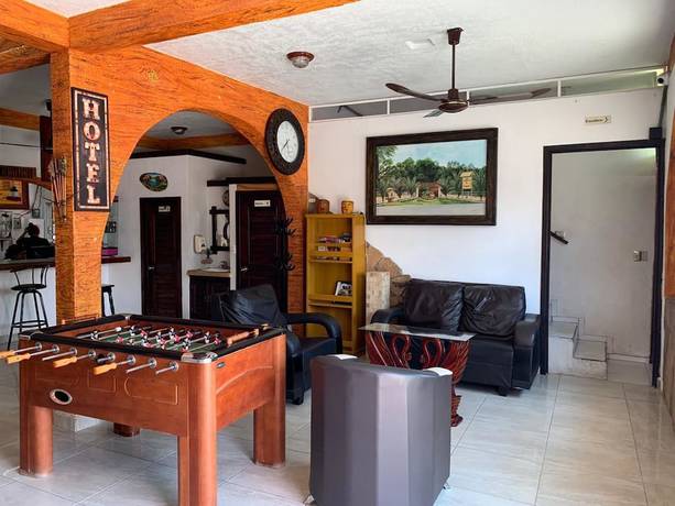 Imagen del bar/restaurante del Hotel La Roca. Foto 2