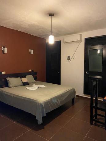 Imagen de la habitación del Hotel La Roca. Foto 15