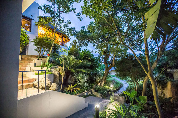 Imagen de los exteriores del Hotel La Roca Guest House. Foto 10