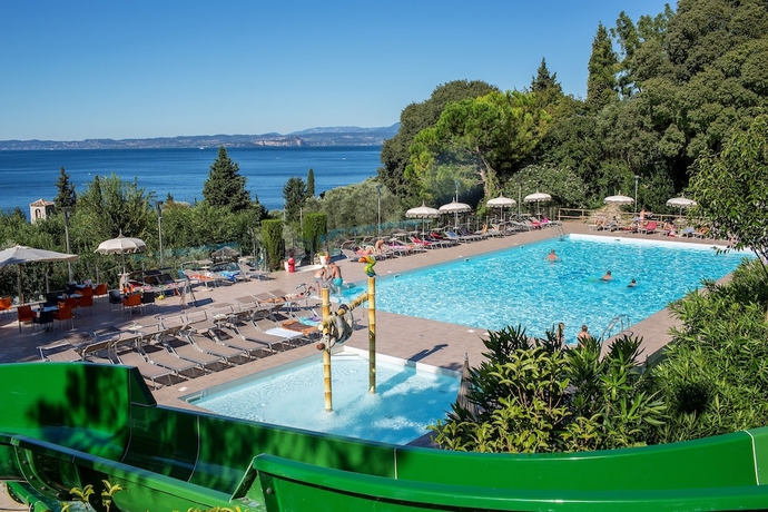 Imagen general del Hotel La Rocca Camping Village. Foto 1