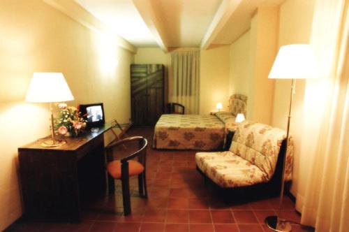 Imagen de la habitación del Hotel La Rocca, Gubbio. Foto 6