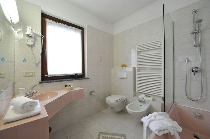 Imagen de la habitación del Hotel La Rocca Sport and Benessere. Foto 2