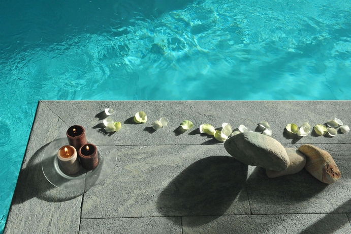 Imagen de la piscina del Hotel La Rocca Sport and Benessere. Foto 16
