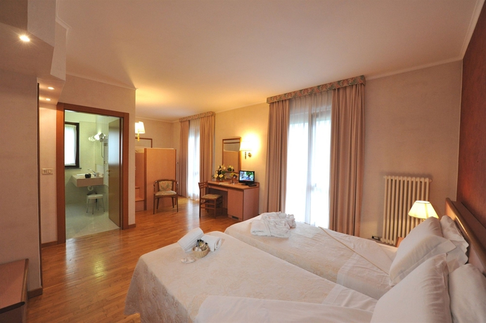 Imagen de la habitación del Hotel La Rocca Sport and Benessere. Foto 4
