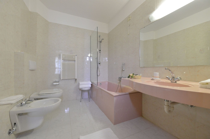 Imagen de la habitación del Hotel La Rocca Sport and Benessere. Foto 8