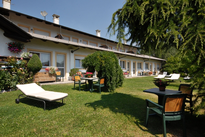 Imagen de los exteriores del Hotel La Roche. Foto 12