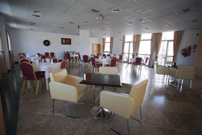 Imagen del bar/restaurante del Hotel La Rocina. Foto 4