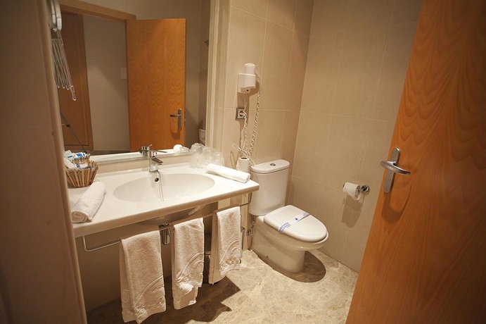 Imagen de la habitación del Hotel La Rocina. Foto 13