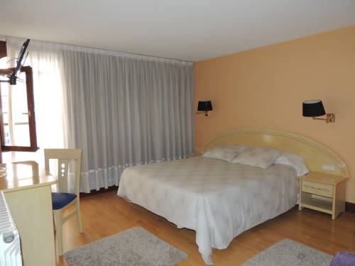 Imagen de la habitación del Hotel La Ronda. Foto 8