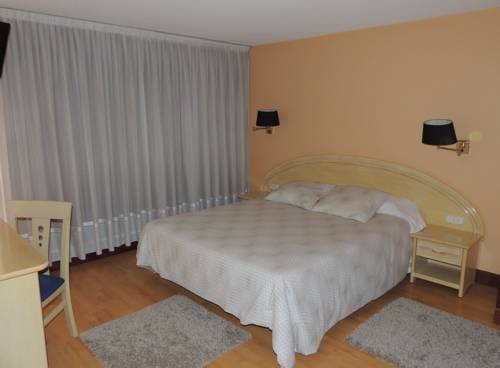 Imagen de la habitación del Hotel La Ronda. Foto 9