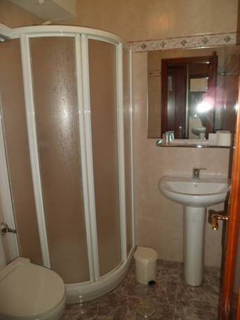 Imagen de la habitación del Hotel La Ronda. Foto 13