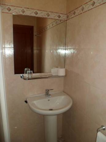 Imagen de la habitación del Hotel La Ronda. Foto 14