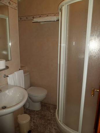 Imagen de la habitación del Hotel La Ronda. Foto 15